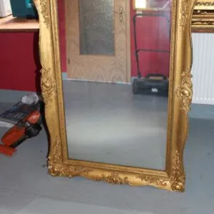 Miroir dans cadre doré vers 1900, L 79cm x H 112cm