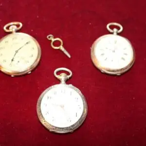 3 montres de poche en argent vers 1900, mouvements fonctionnent
