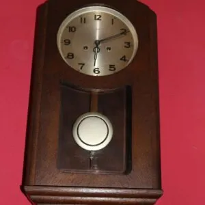 Régulateur vers 1920, L 30cm x P 13cm x H 56cm