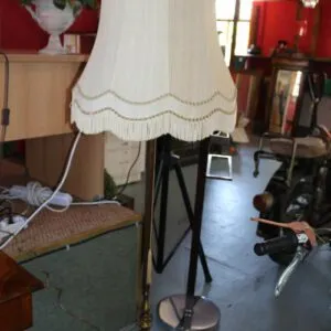Vloerlamp met zware massief messing voet, H 164cm