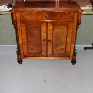 Louis Philippe Beistellschränkchen um 1870, Top Zustand, B 83cm x T 41cm x H 79cm