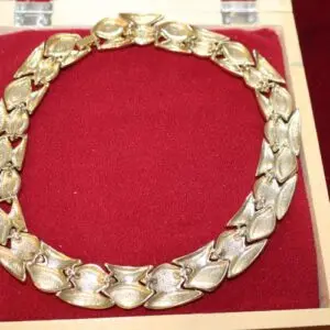 Collier doré