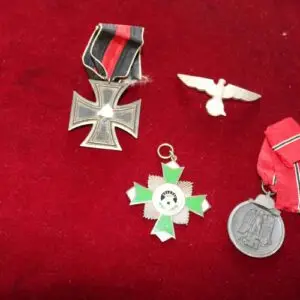 4 décorations de la Seconde Guerre mondiale