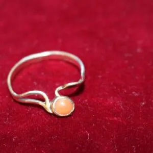 Damesring 333 goud, ringmaat 54, ca. 1,6 gram