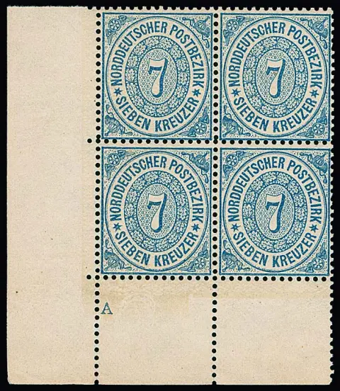 7 Kr. blau im postfrischen Kabinett-Viererblock aus der linken unteren Bogenecke mit Plattenkennzeichen "A", herstellungsbedingt auch vorderseitig etwas…