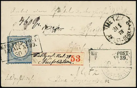 2 Gr. blau, unten ausgabetypisch drei etwas verkürzte Zähne, einzeln auf Feldpost-Paketbegleitcouvert mit Ra3 "K. Pr. Feld-Post-Relais No. 39" sowie…