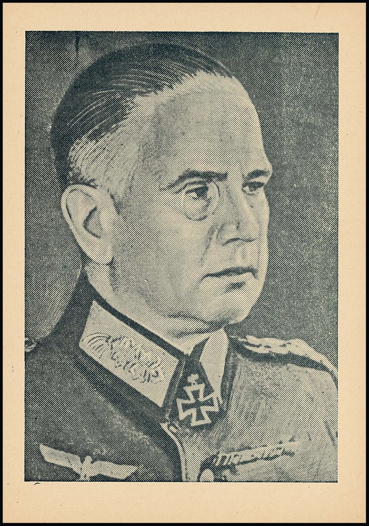 Sovětské falzifikáty pro Německo, válečná propaganda falzifikát karta "Weißt Du, wer das ist?", s vyobrazením Generalfeldmarschall von Reichenau, nepoužitá ve vynikajícím a daleko nadprůměrném luxusním stavu, pravděpodobně nejlépe zachovaná z těchto vzácných karet! Atest Pieles. Mi. 1700,-