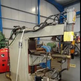 Puntlasmachine