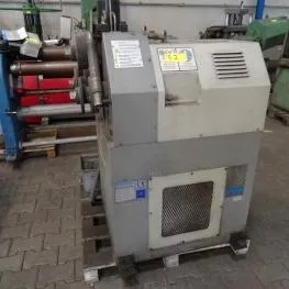 Machine hydraulique à cintrer les profilés à 3 rouleaux