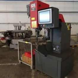 Machine à enfoncer les boulons