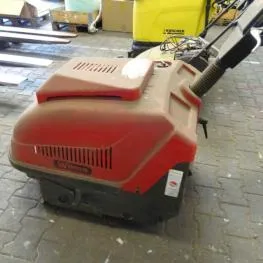 Battery-powered sweeper