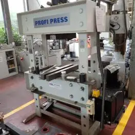 Presse hydraulique, fabr. : RHTC