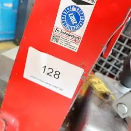 2 vérins hydrauliques pour machines, fab. : Jung