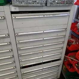 Armoire à tiroirs télescopiques