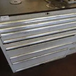 Armoire à tiroirs télescopiques