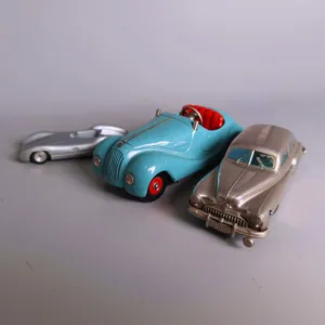 Modèles réduits – 3 voitures miniatures
