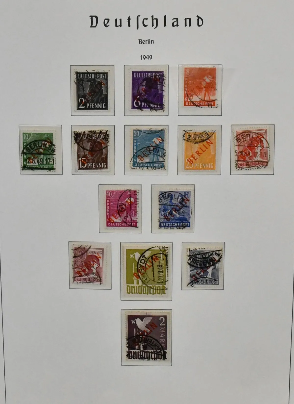 Berlijn, 1948-1990, verzameling in Leuchtturm voorgedrukt album, aanvankelijk gestempeld, later postfris, waaronder vele goede uitgaven zoals rode opdruk, UPU, Goethe, valutageteerden, Gedächtniskirche, enz., compleet vanaf 1950, hoge cataloguswaarde