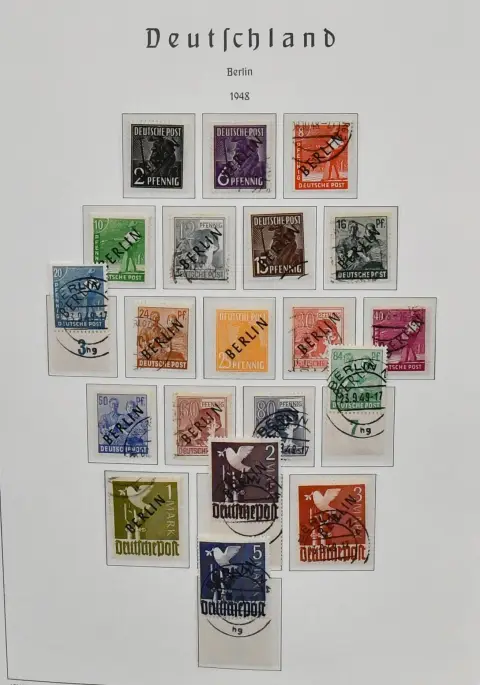 Berlijn, 1950-90, complete gestempelde collectie in Leuchtturm voorgedrukt album, enkele uitgaven daarvoor (nr. 1-20 valse stempels en door ons niet beoordeeld!). Mi. 2800,-