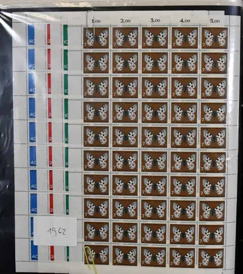 Bund/Berlin, ca. 1960-1979, velvoorraad met 100 complete postfrisse vellen, meest toeslagseries, o.a. Bund nr. 578/81, 612/15, 929/32, 964/67, 968 enz.