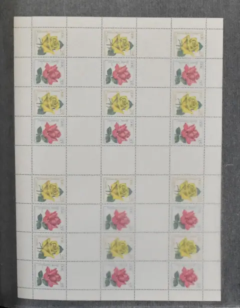 DDR, postzegelboekjes vellen, partij met o.a. negen MHB ex 12/13, 19 MHB ex 14/15, deels in verschillende tanding (Mi. 1000,-), tienmaal MHB 18 (Mi. 400,-), MHB 20/21…