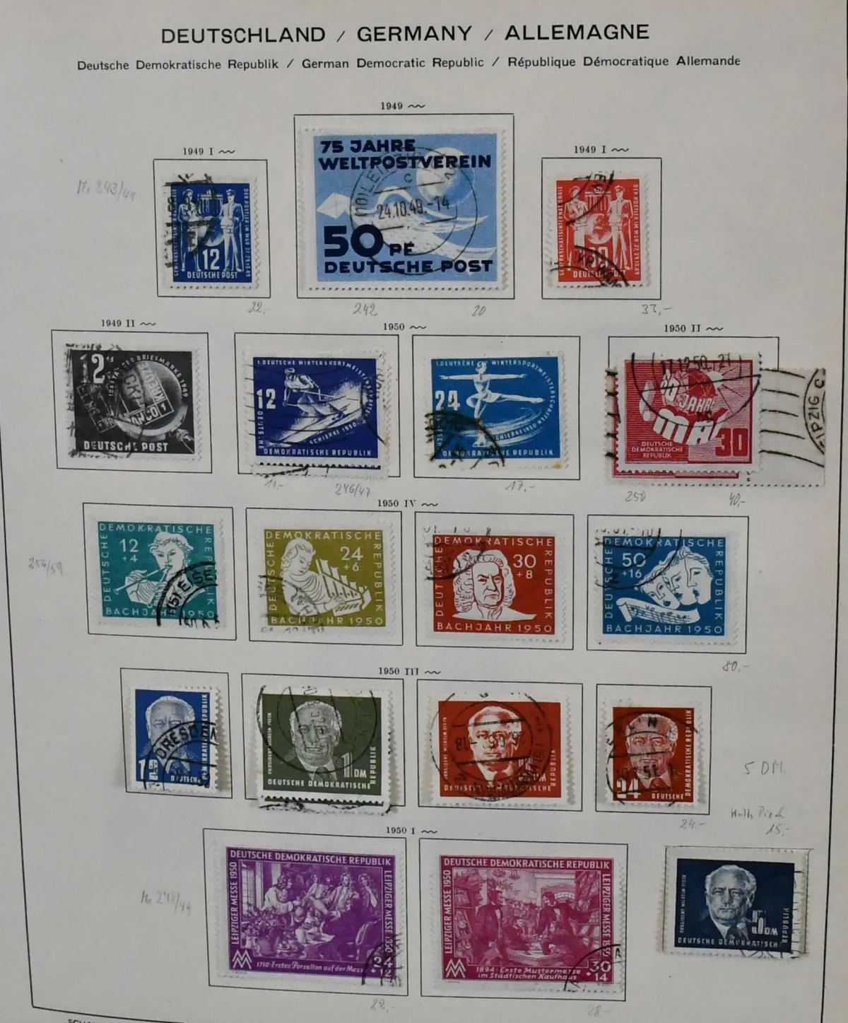 NRD, 1949/1980, kolekcja kasowana, roczniki 1949/1964 (bez nr 327/41 i Bl. 13) kompletne w numerach głównych, w grubym albumie przedrukowym. W tym nr 261/70 luźne i na luksusowych listach z SST, nr 286/88, Bl. 7, bloki Marx ząbkowane, Bl. 10/12, 14/19 itd. Dodatkowo różne późniejsze wydania. Mi. ok. 3400,-