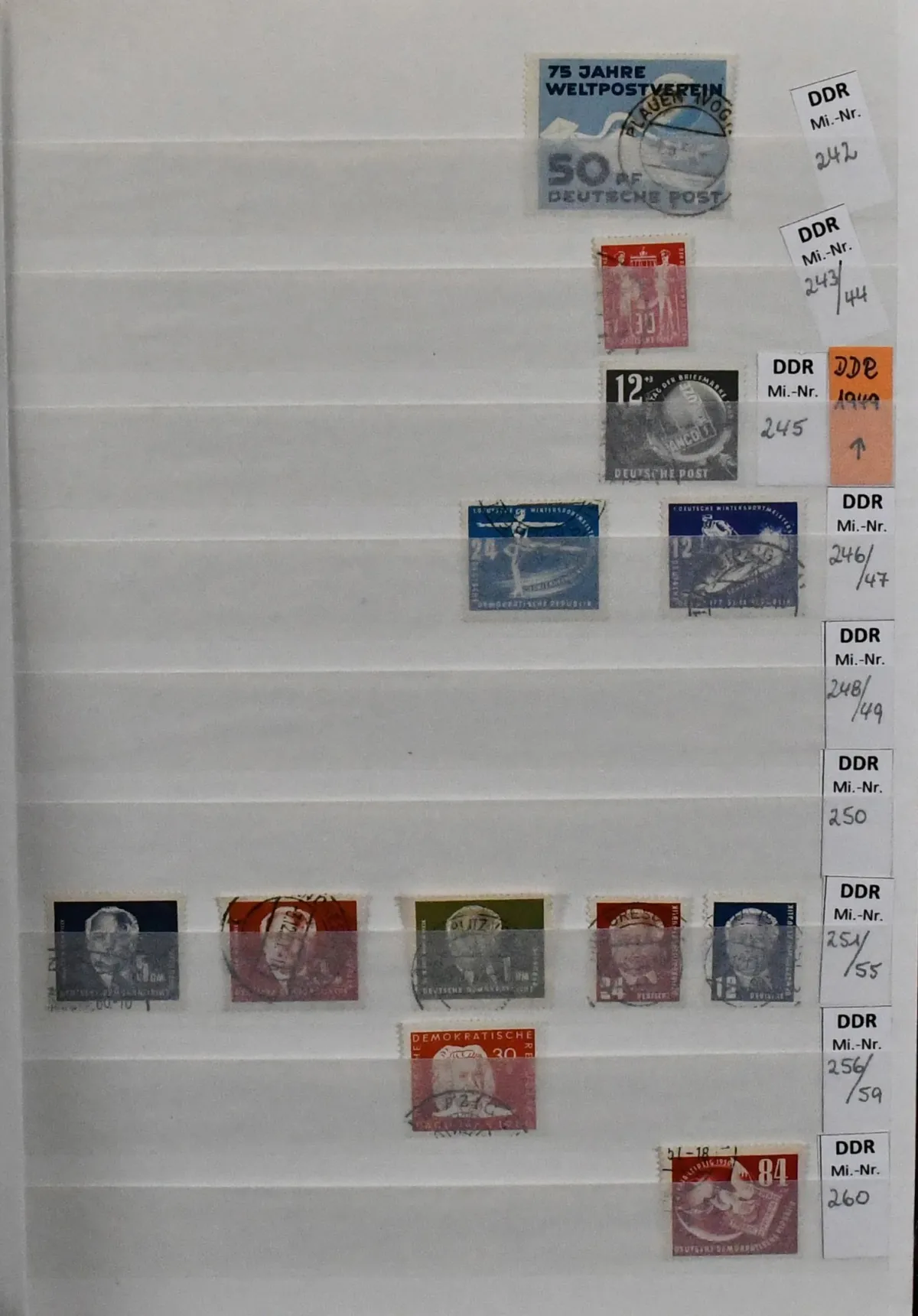 DDR, 1949/1968, gest. Slg. ab Nr. 242, mit u.a. Nr. 261/70, 286/88, Bl. 11/15 u. 19 etc., im dicken Album. Mi. 2700,-