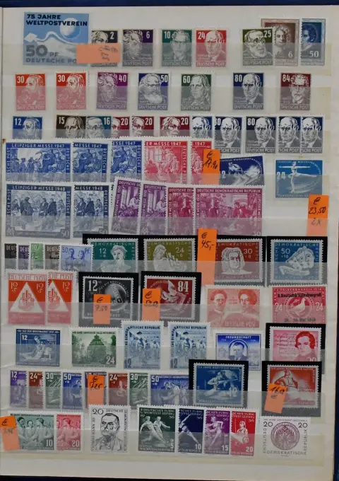 DDR, E-boek met 1000 waarden vanaf nr. 242, waaronder tweemaal Bl. 7, eenmaal postfris, beide gesneden Marx-blokken, Bl. 10/12 deels meervoudig, incl. een Bl. 12IX postfris (Mi. 300,-) enz. Plus SBZ blok 5Y