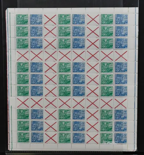 DDR, postzegelboekjes vellen 4/6 postfris, roestvlekken op achterzijde, en MHB 5 hoekvouw, Mi. 1850,-, zeldzaam