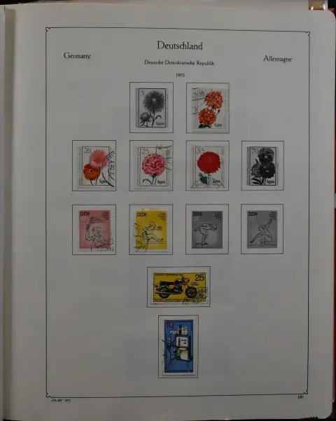DDR, gestempelde verzameling met de jaargangen 1975/1990 compleet, in het KABE-voordrukalbum. Plus goede samendrukvellen nr. 2364/67, 2464/71 en 2983/86 (samen 465,- Mi.), evenals enkele samendrukken en postzegelboekjes. Mi. 1800,-