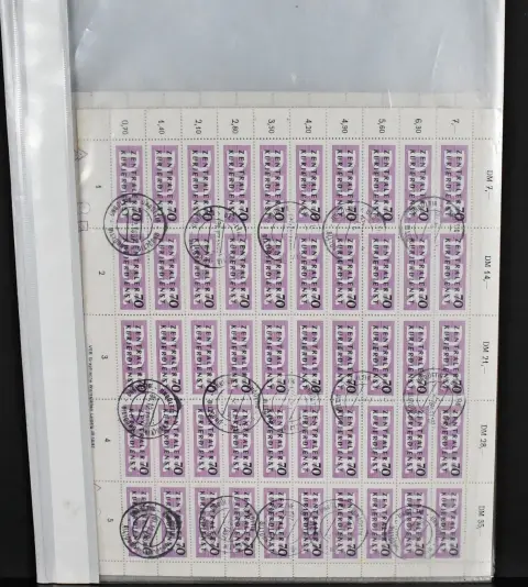 GDR, service B, 16 complete sheets of no. 9, all with "ungültig" stamp, stamp value loose 1600,- Mi., plus plate flaws, printing note, etc.