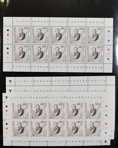 Bondsrepubliek, 1994-2000, postfrisse vel van tien verzameling in 2 banden, totaal 330 vellen. Hoge cataloguswaarde (geschat 6000,- Mi.)
