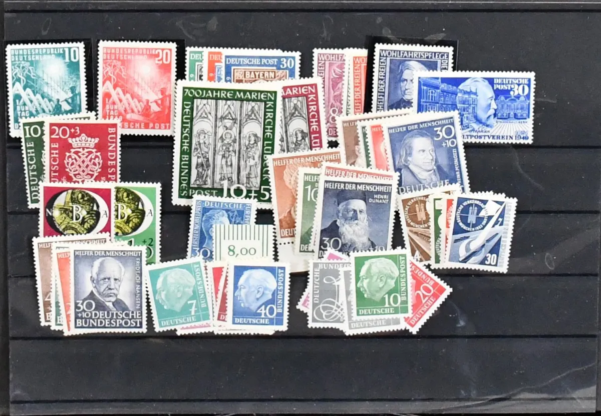 Bund, 1949-54, mint compilation with no. 111-22, 139-47, 156-59, 167-70, 173-76, Heuss lumo and lying watermark Mi. 1350,-