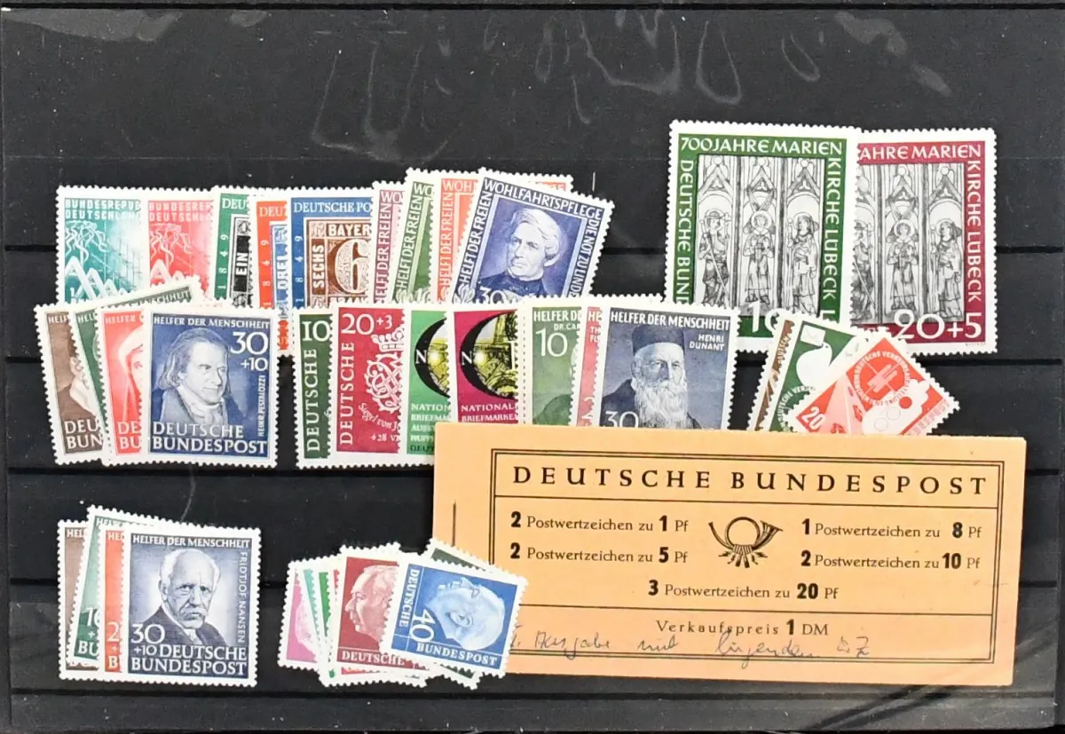 Bund, 1949-54, czysta kolekcja postfrische tylko dobrych wydań pierwszych lat w tym nr 111-15, 117-22, 139-46, 167-70, 173-76, Heuss lumo, oraz MH 4Y (okładka…