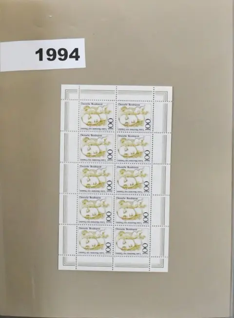 ФРГ, коллекция негашёных марок в листах по десять, с 1994 до конца 1996 полная. Mi. 2500,-