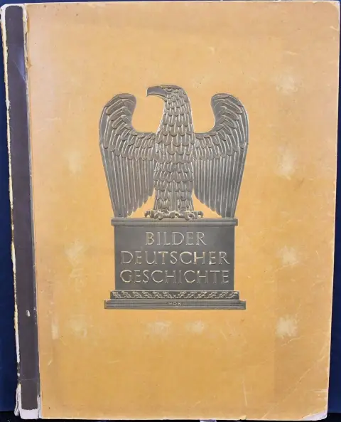 "Bilder Deutscher Geschichte", kompletny album w dobrym stanie, wyd. Cigaretten-Bilderdienst Hamburg (Werk 12) z 1936, uszkodzenia oprawy