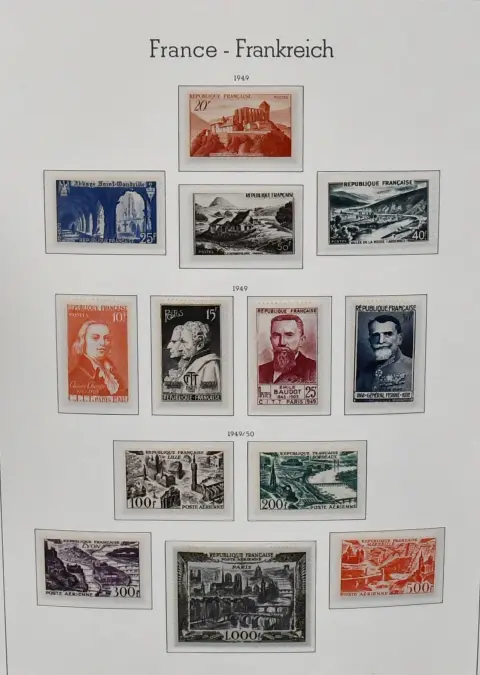 Франция, 1945-2000, практически полная коллекция в состоянии ** (негашёные) в трёх альбомах Leuchtturm с формулярами, включая «Знаменитых французов», авиапочту и Красный Крест, современный период дополнительно с множеством марочных тетрадей, листов в плёнке и т.д. Michel 6000,- плюс новые альбомы с формулярами