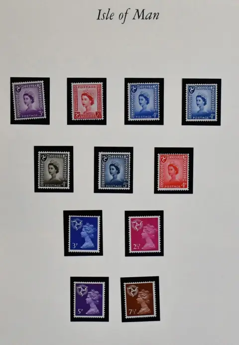 Wyspa Man, czysta bez podlepki, 1958-1992 quasi kompletna kolekcja w albumie wstępnie zadrukowanym Borek. Dodatkowo porto nr 1/8I w dekoracyjnym kompletnym…