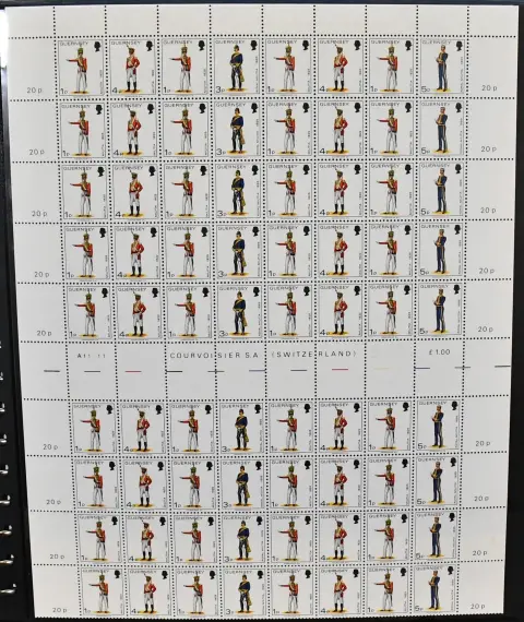 Kanaaleilanden, 1974-2000, zeer schone postfrisse en gestempelde verzameling van complete se-tenant vellen en kleine vellen, totaal 94 stuks, o.a. Isle of Man nr. 325-27 MHB, 353-59 MHB enz., hoge cataloguswaarde!