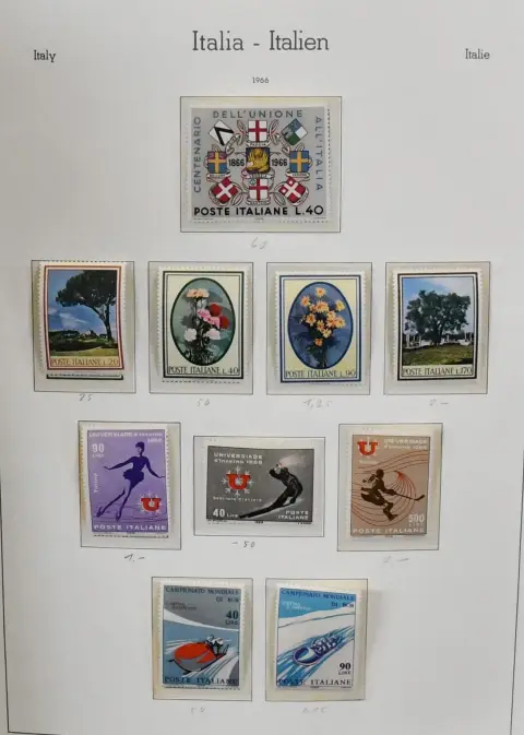 Włochy, 1959-1980, kolekcja w albumie przedrukowym Leuchtturm z prawie kompletnymi częściami kolekcji, początkowo kasowane, później przeważnie czyste