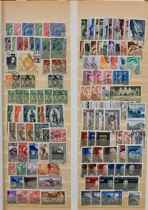 Liechtenstein, 1912/2001, gest. Slg. im Album, beginnend mit guten Nr. 1/3X und Y, ferner bessere Ausgaben wie z.B. Nr. 156/69, 309 usw. Mi. rund 3000,- plus…