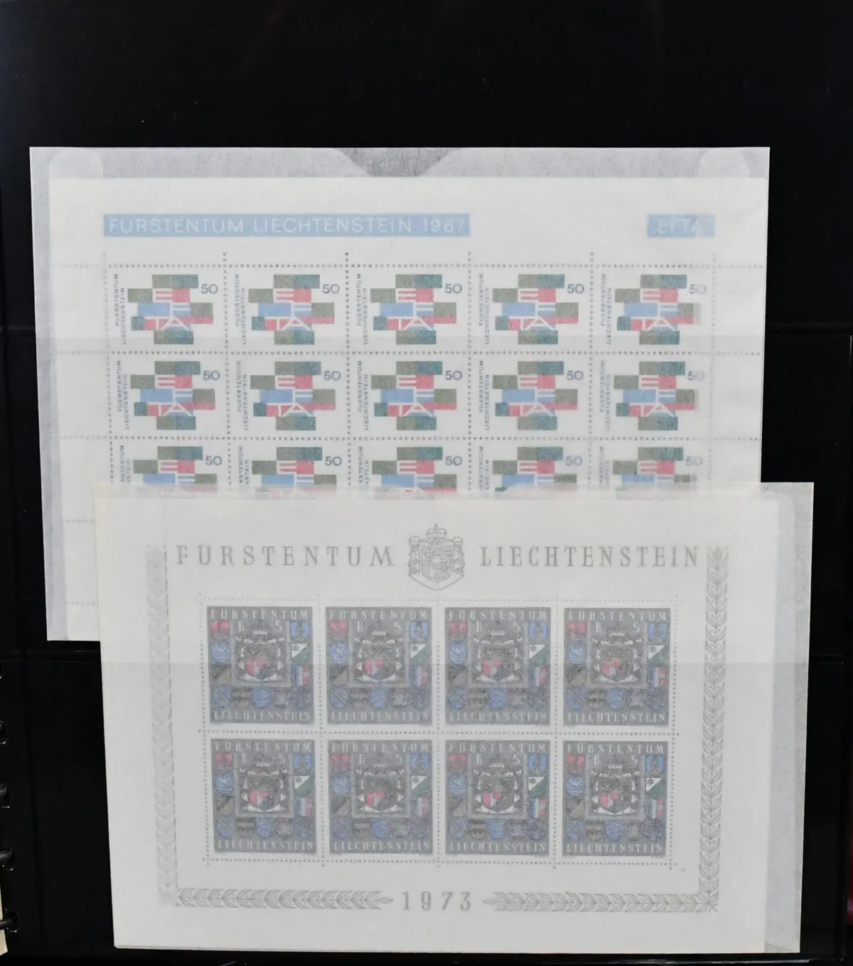 Liechtenstein, 1982/1996, postfr. Viererblock-Slg. im neuwertigen SAFE-Ringbinder. Dazu einige Kleinbögen, u.a. KLB Nr. 903. Mi. 2300,-