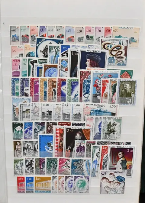 Monaco, 1967-1982, mint never hinged collection in stockbook, probably almost complete, with approx. 1700 stamps and blocks, Mi. 1100,-