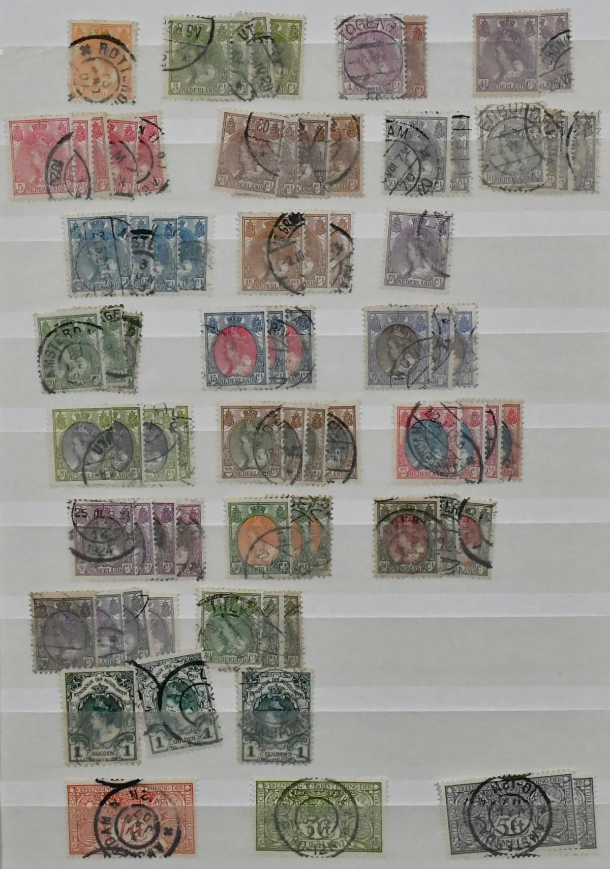 Holandia, partia około 3700 walorów od klasyki, począwszy od nr 2, do około końca lat 80., chronologicznie w dwóch grubych albumach. W tym nr 12…