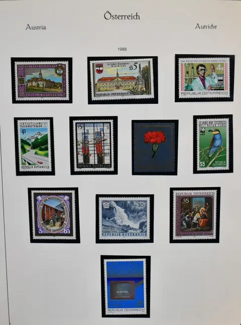 Autriche, 1945/1988, collection en partie neuf, en partie oblitéré, à partir du n° 660/73, à partir du n° 697, presque complète sauf quelques émissions, incl. n° 929/32 obl., etc., de 1964-1988 entièrement neuf, dans album préimprimé Schaubek. Mi. 1600,-