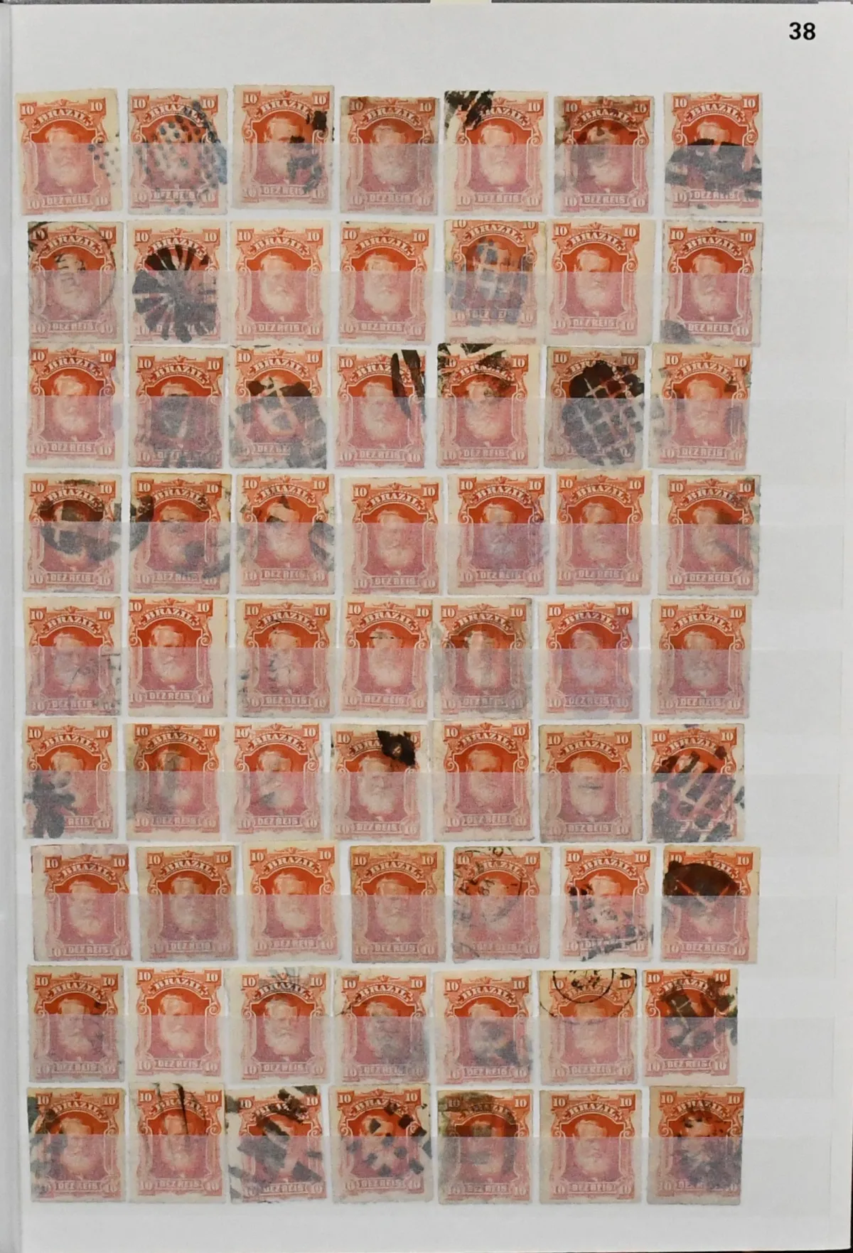 Brazilië, overwegend gestempelde gespecialiseerde collectie van de "Dom Pedro"-uitgifte van 1877 (Mi.-Nr. 38-47) in meestal goede staat in het album. Alle waarden zijn vertegenwoordigd en ruim 1500 zegels inbegrepen, bijv. nr. 43(99), 44(53), 46(8) en 47(32). Enorme verscheidenheid aan stempels met vele decoratieve stomme stempels. Zelden zo rijk aangeboden. Mi. 12.000,-