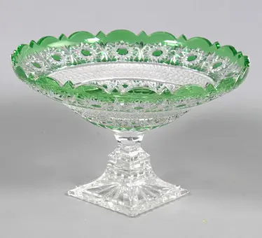 Surtout en cristal, taille de Paris.