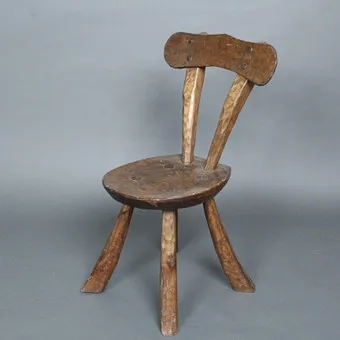 Brutalistischer Stuhl der 1970er.