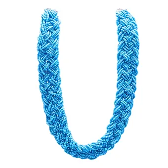 HELLBLAUE HALSKETTE MIT KARABINERVERSCHLUSS.
