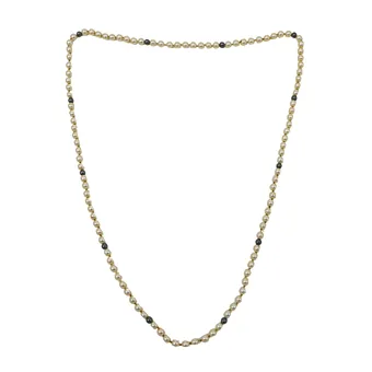 Long collier de perles dégradé avec perles sombres, sans fermoir.