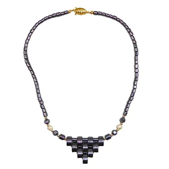 HÄMATIT-COLLIER MIT GEOMETRISCHEM MITTELTEIL UND OLIVENVERSCHLUSS.